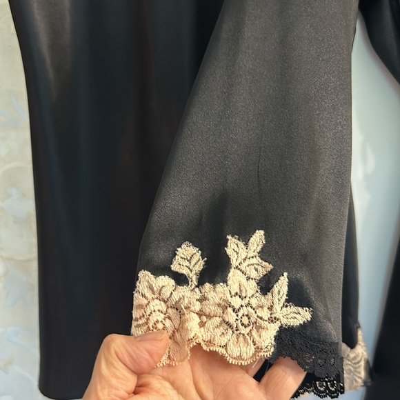 EUC Vintage Jones of New York Peignoir Set from the 70’s in Black with Ecru Lace - Picture 5 of 13